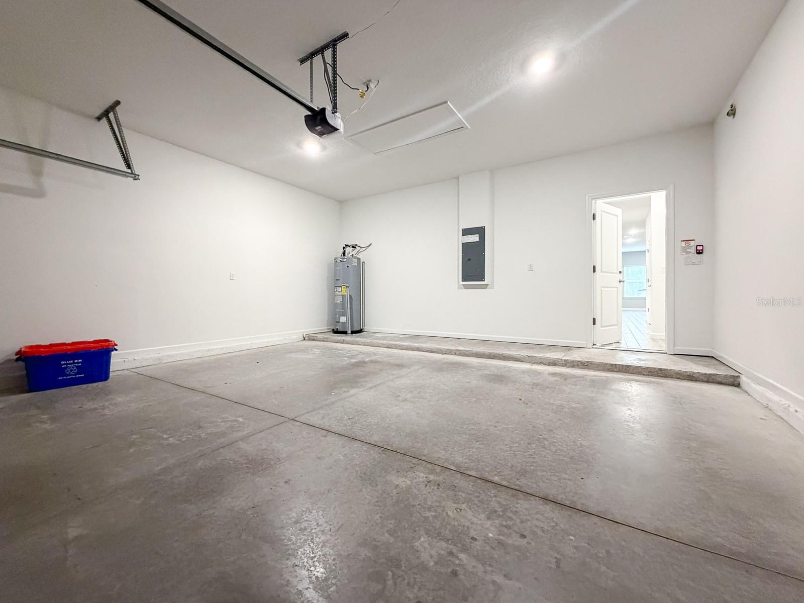 TARA LANE PB 37 PG 93 - Residential