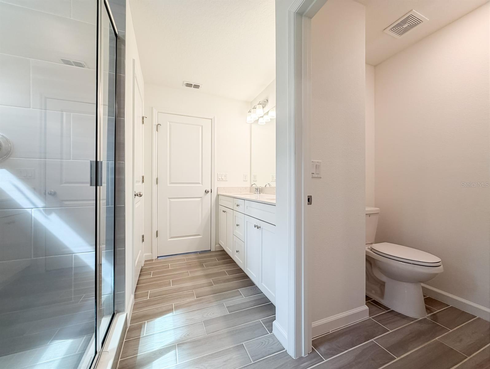 TARA LANE PB 37 PG 93 - Residential