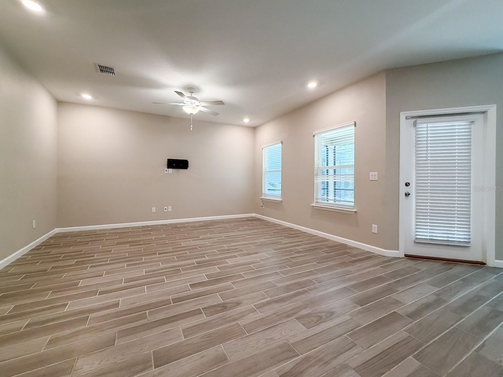 TARA LANE PB 37 PG 93 - Residential