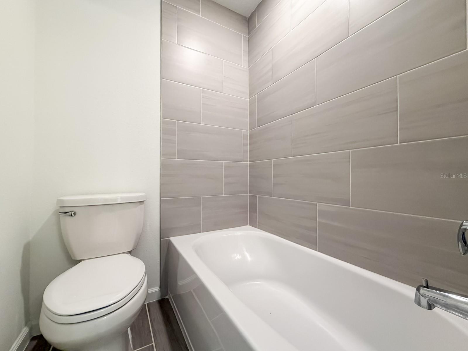 TARA LANE PB 37 PG 93 - Residential