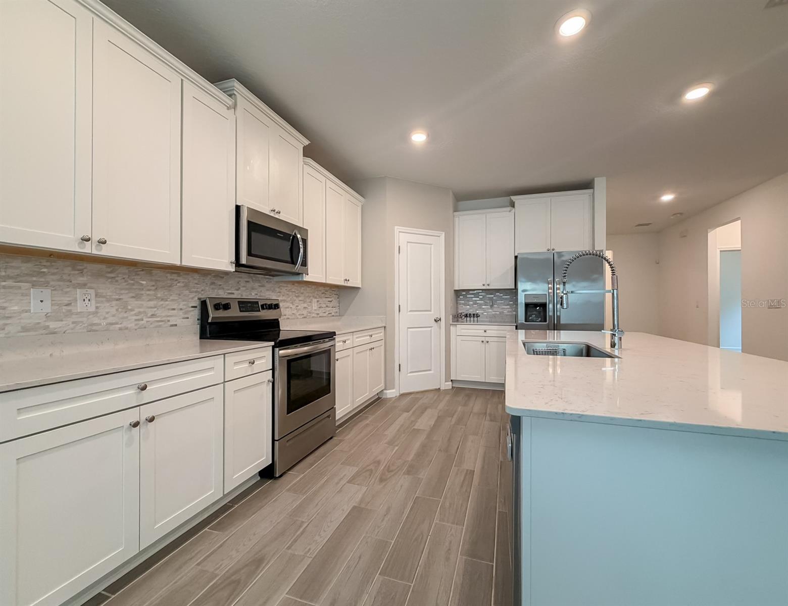 TARA LANE PB 37 PG 93 - Residential