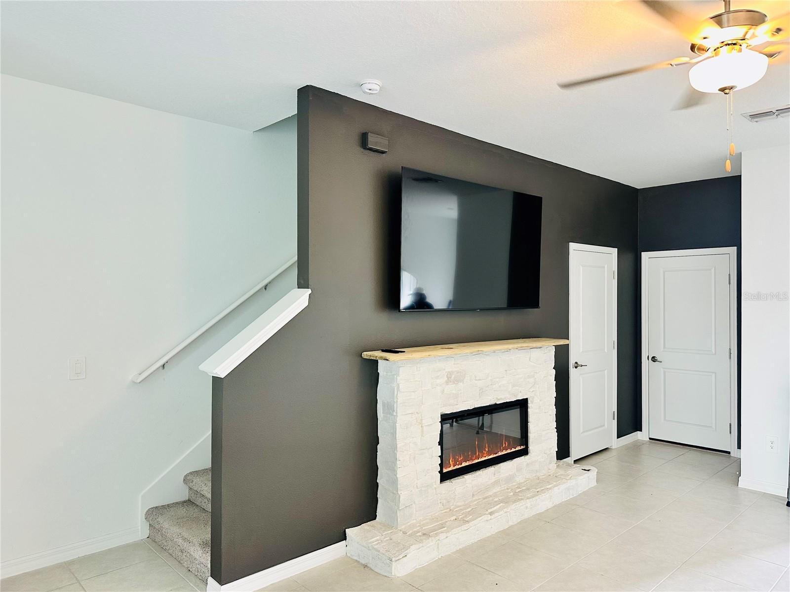 BRYANT SQUARE - Residential Lease