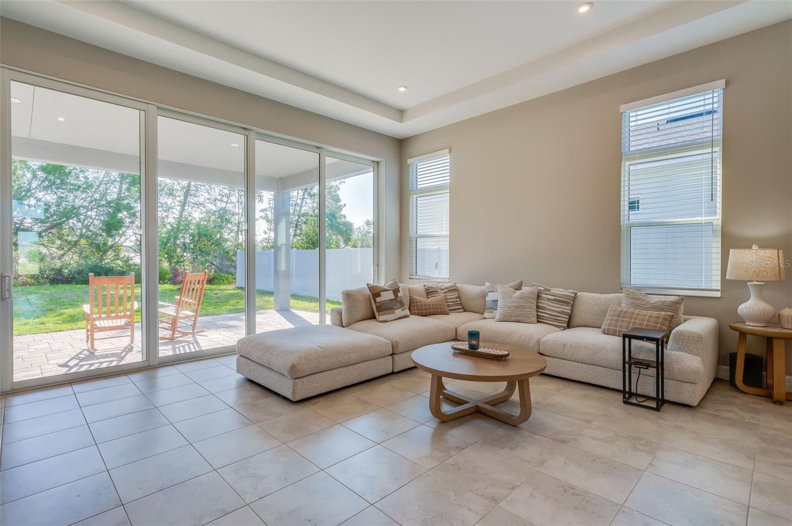 RESREVE/VICTORIA PH 2 - Residential Lease