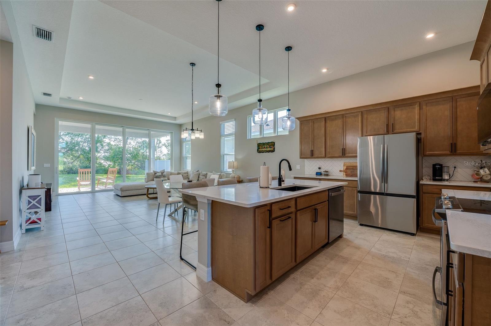 RESREVE/VICTORIA PH 2 - Residential Lease