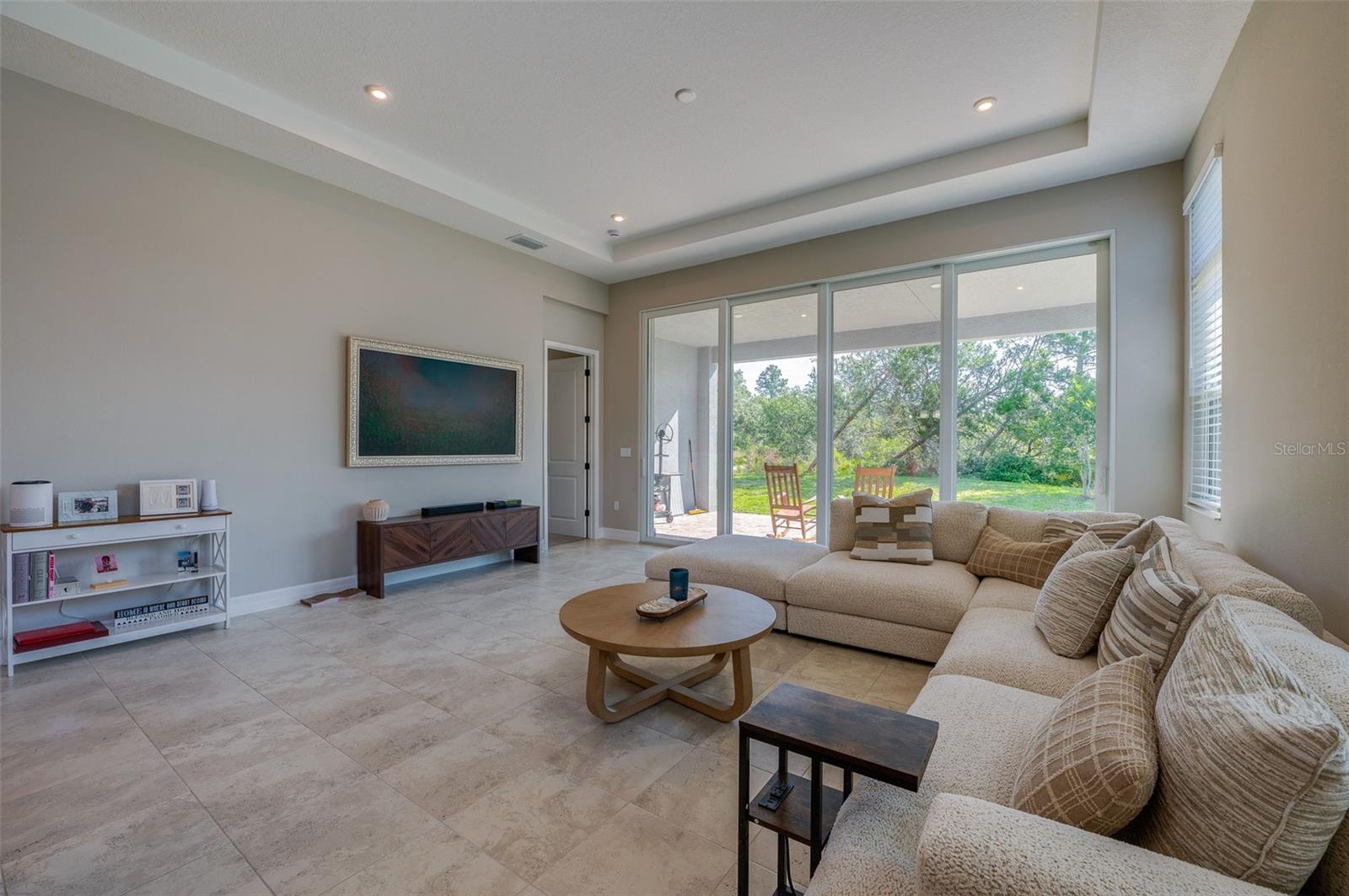 RESREVE/VICTORIA PH 2 - Residential Lease