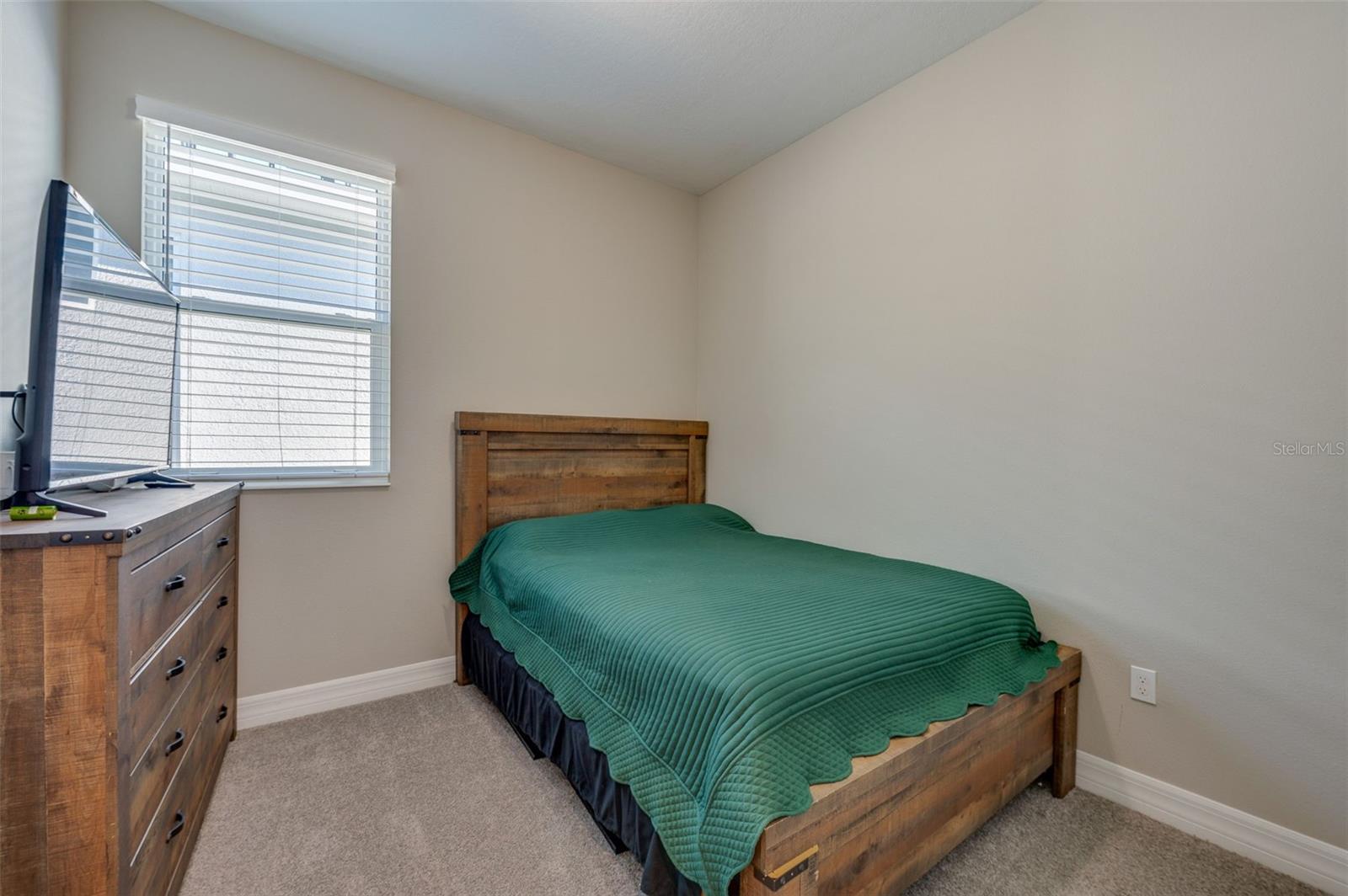 RESREVE/VICTORIA PH 2 - Residential Lease