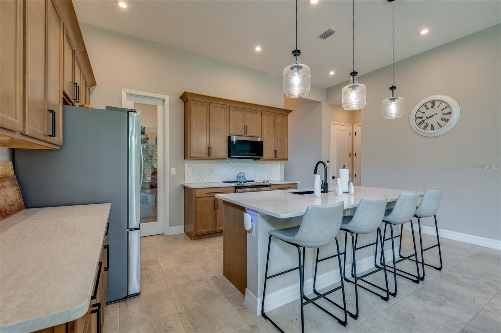 RESREVE/VICTORIA PH 2 - Residential Lease