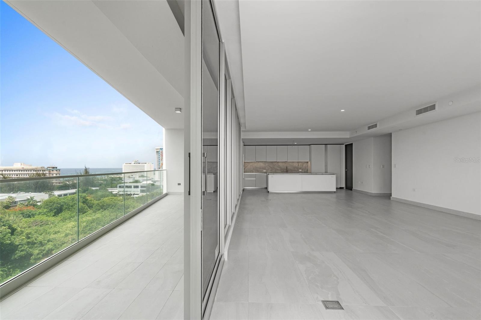 LE PARC CONDOMINIUM - Residential