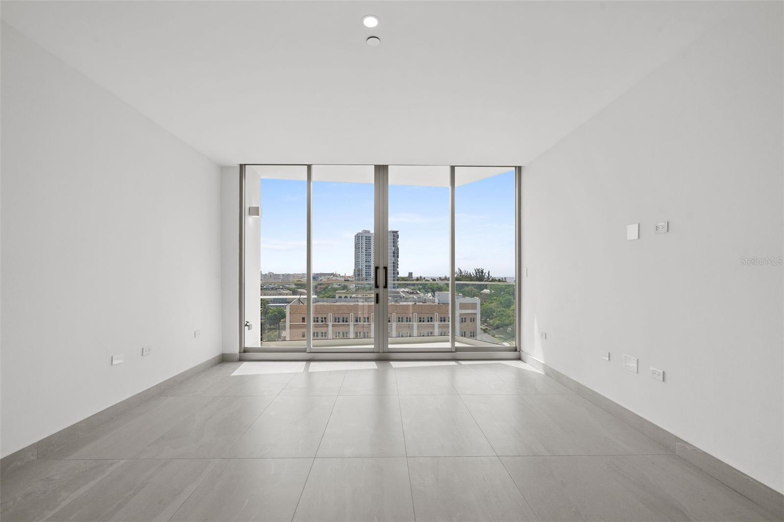 LE PARC CONDOMINIUM - Residential