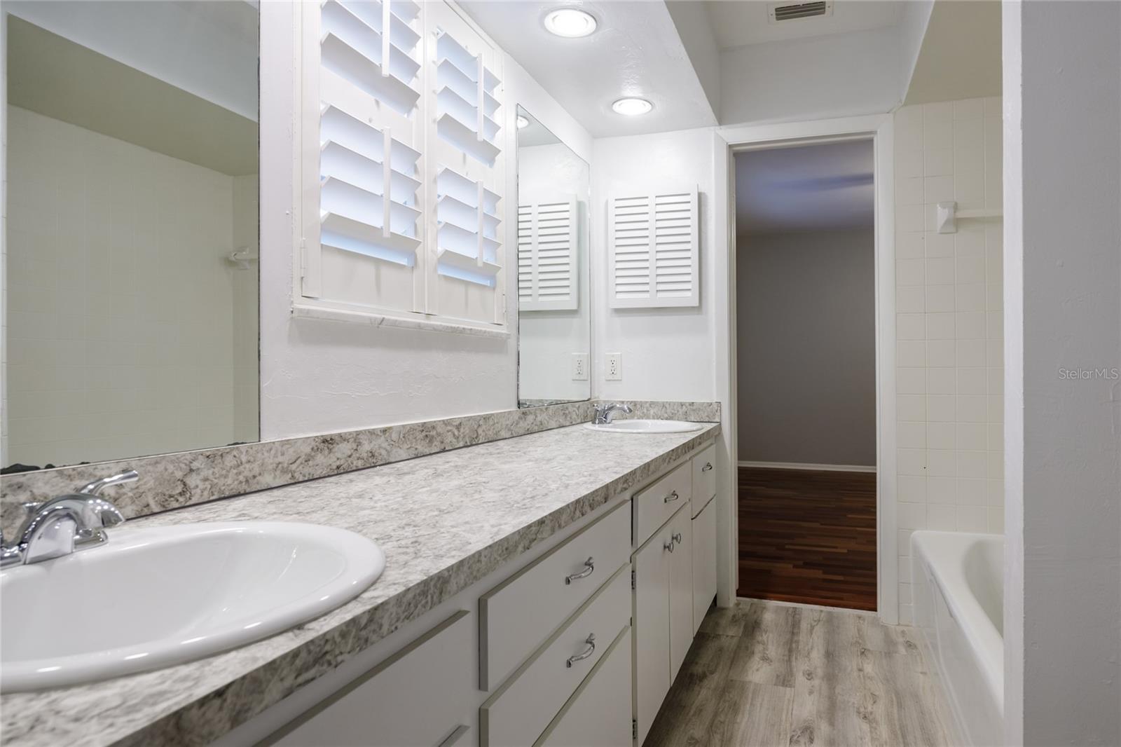 KENWOOD - Residential