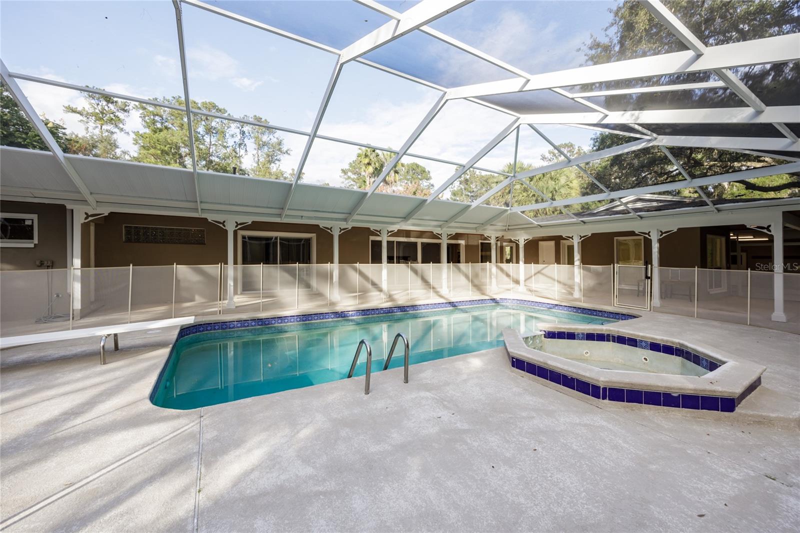 KENWOOD - Residential