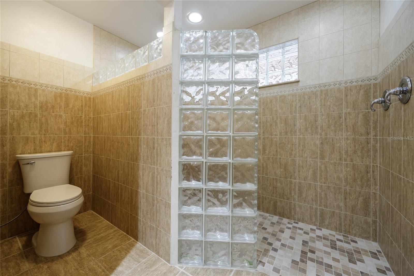 KENWOOD - Residential