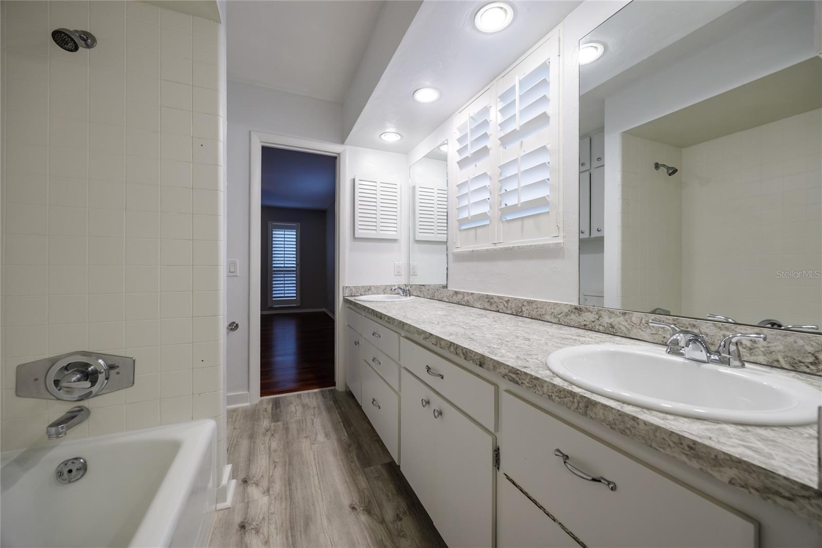 KENWOOD - Residential