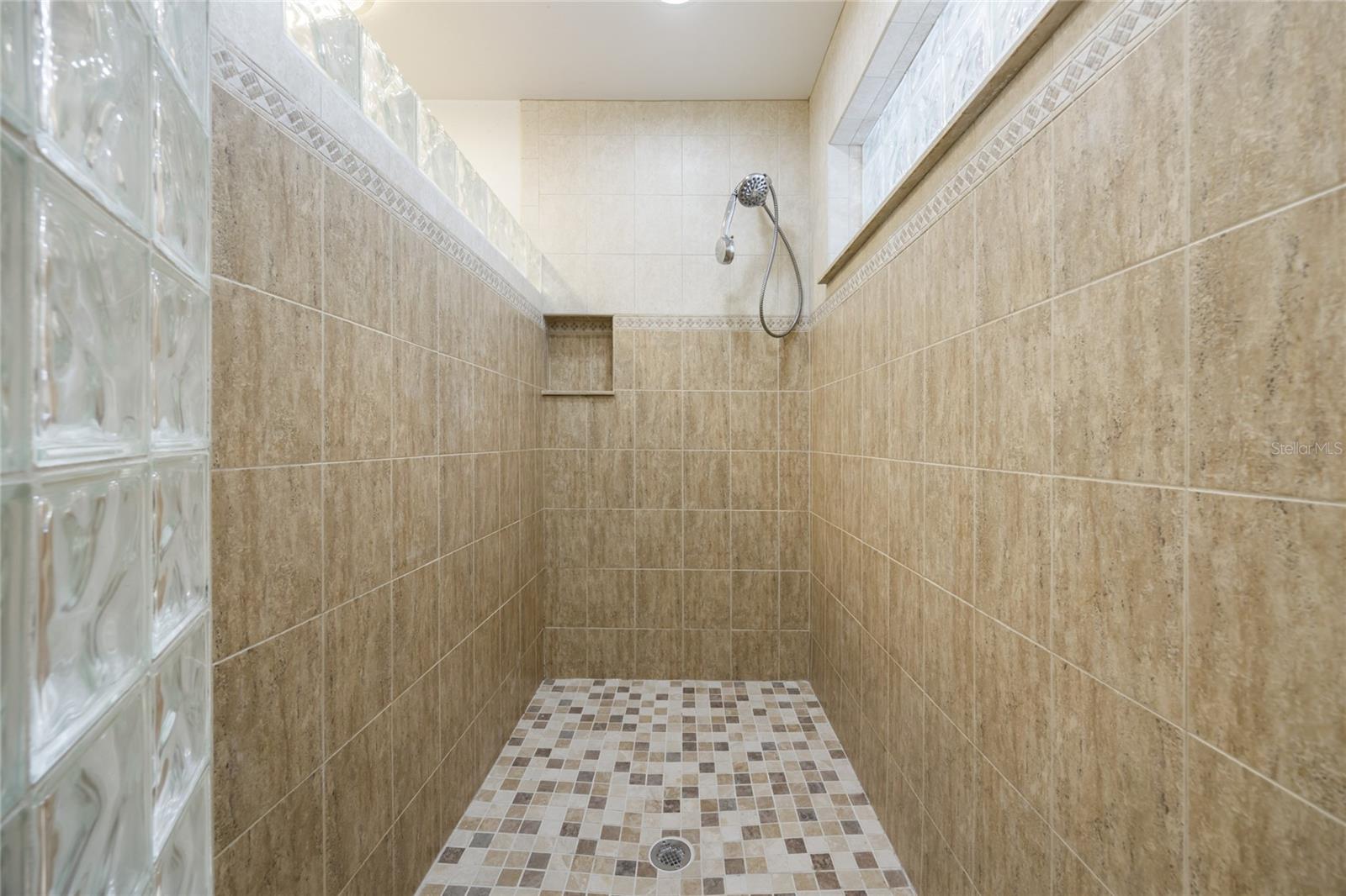 KENWOOD - Residential