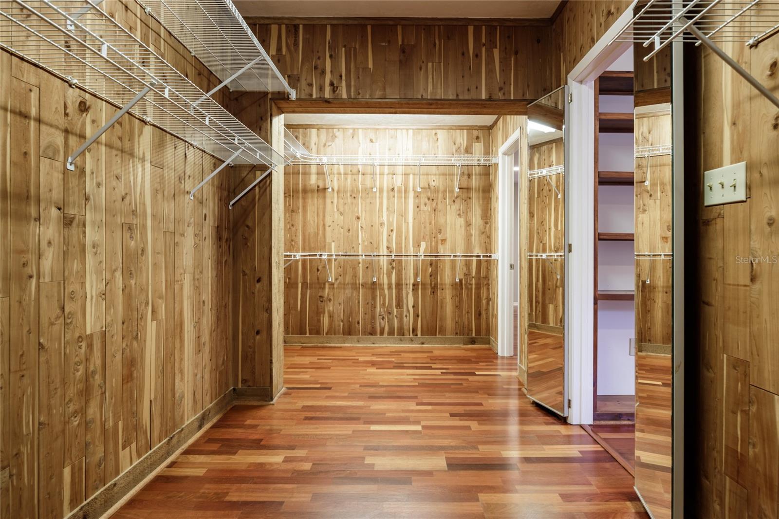 KENWOOD - Residential