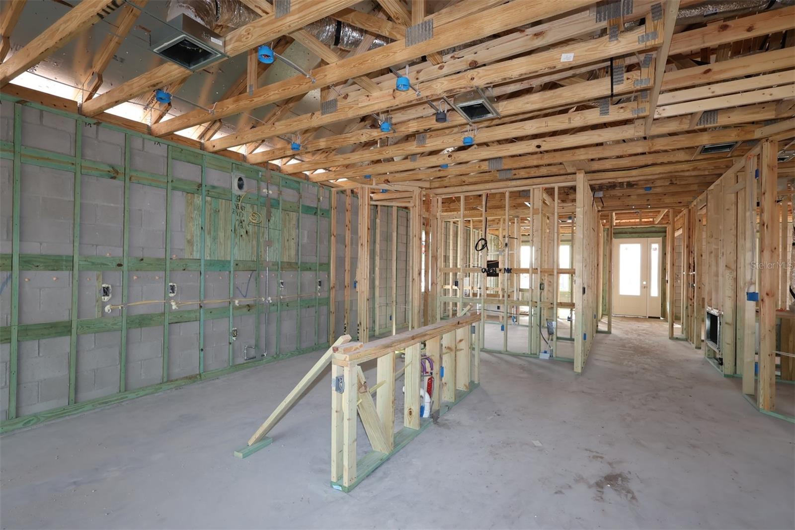 CENTER LAKE ON THE PARK - Residential