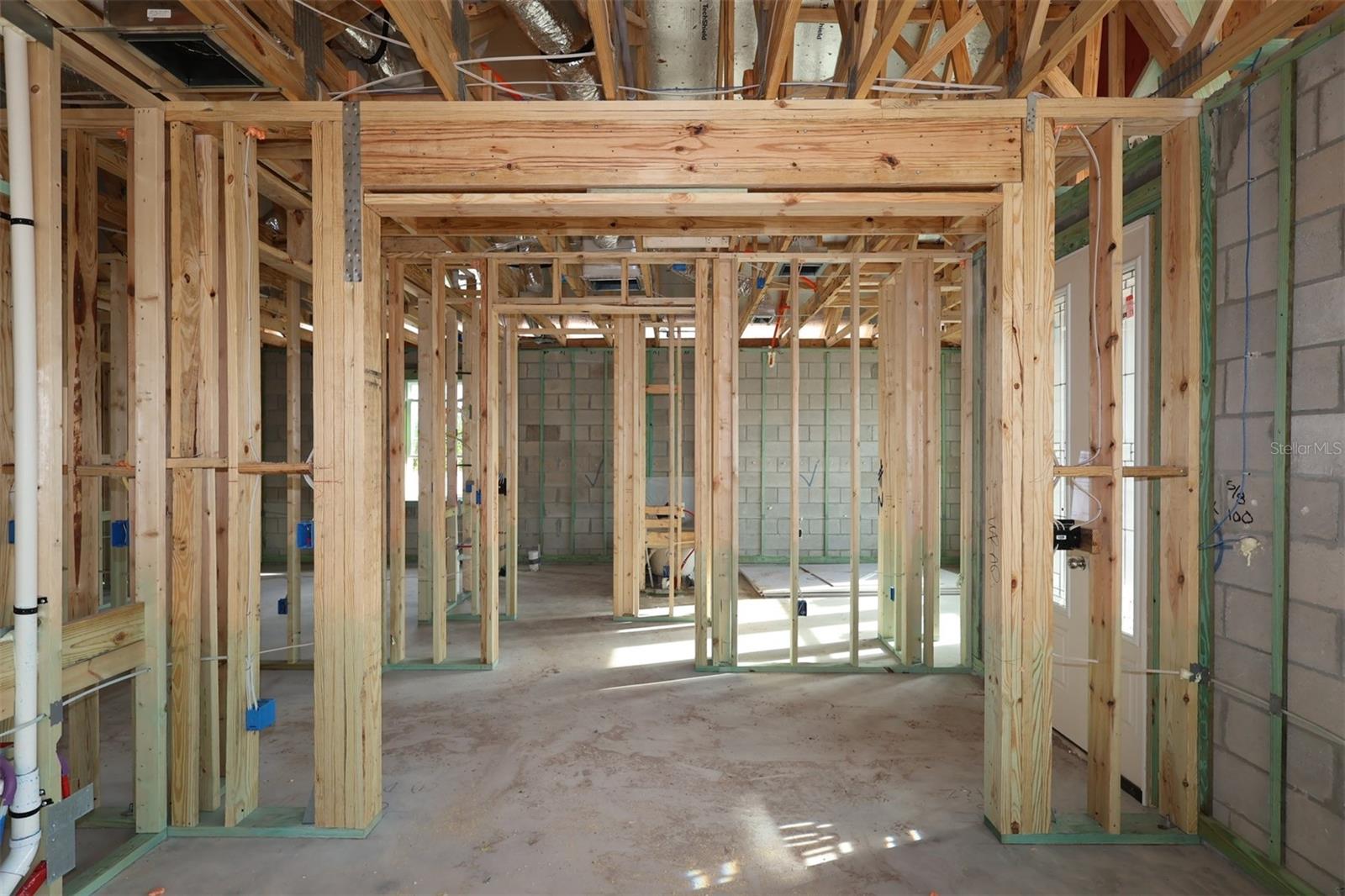 CENTER LAKE ON THE PARK - Residential