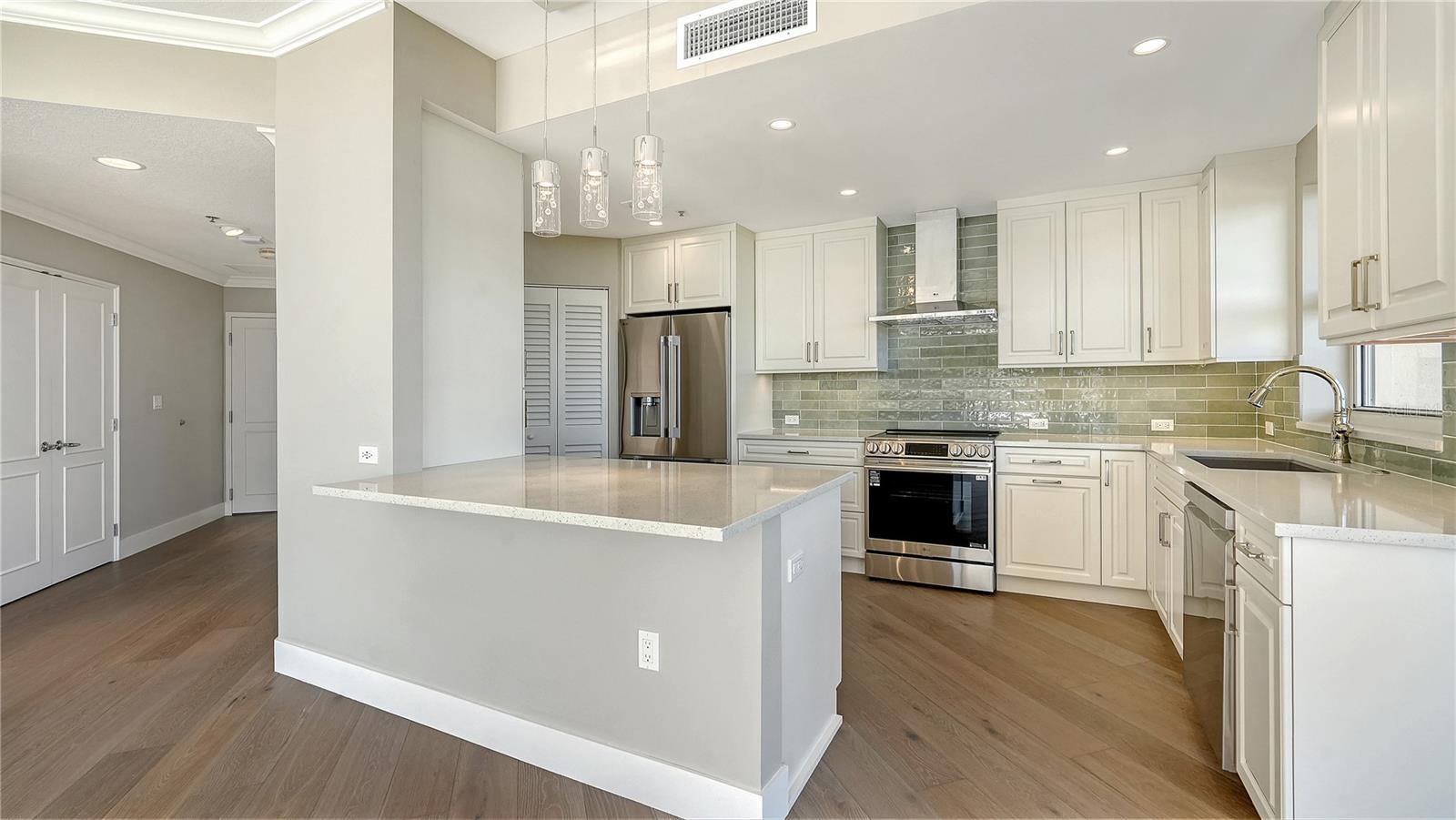 GRAND BAY 5 - Residential