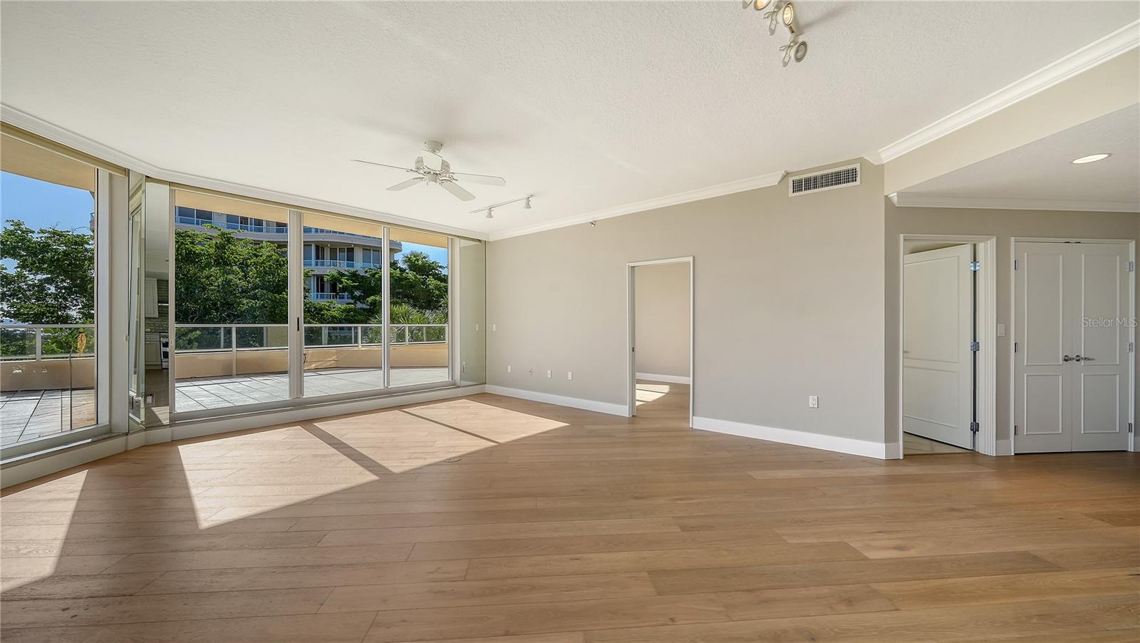 GRAND BAY 5 - Residential