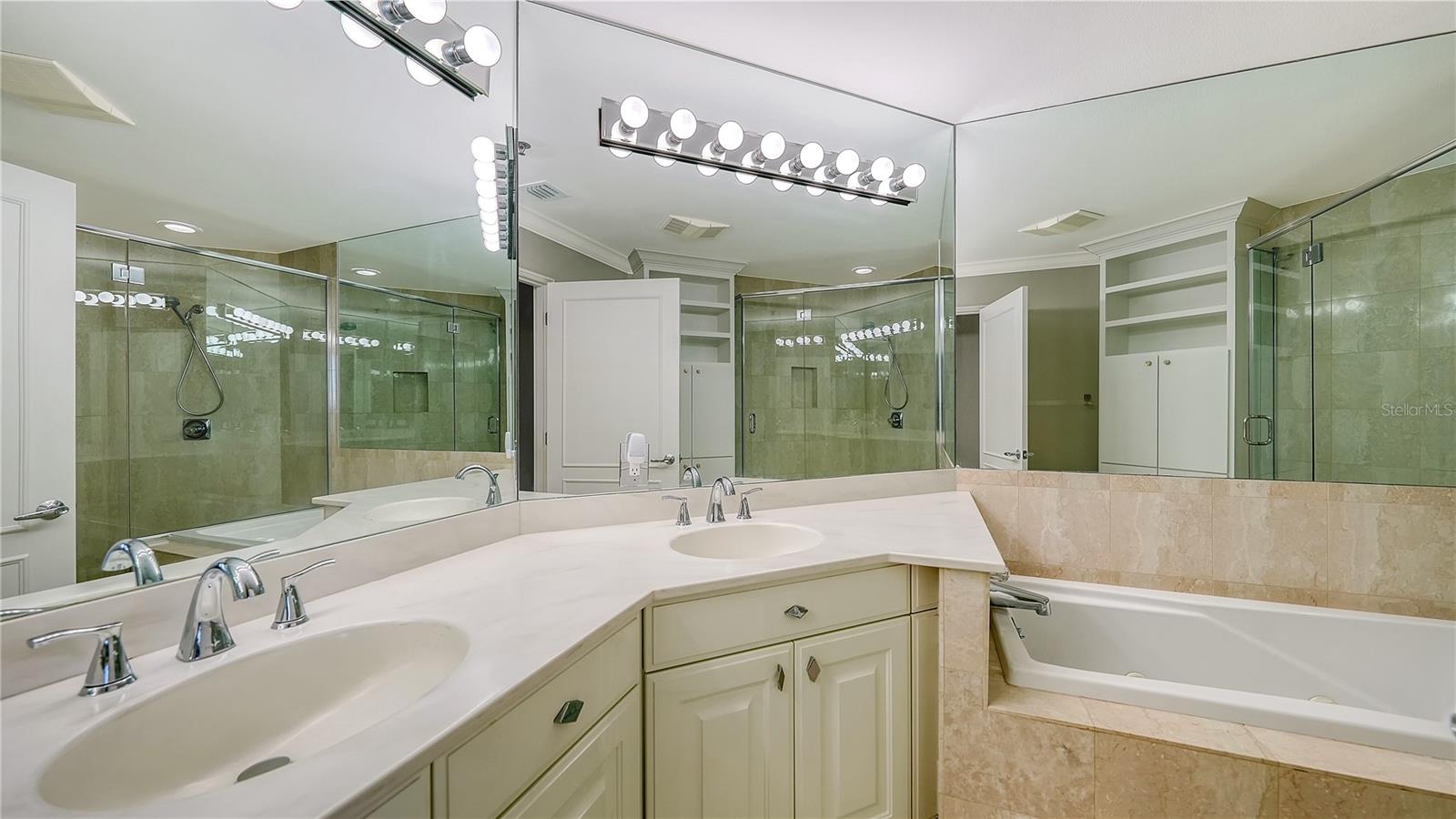 GRAND BAY 5 - Residential