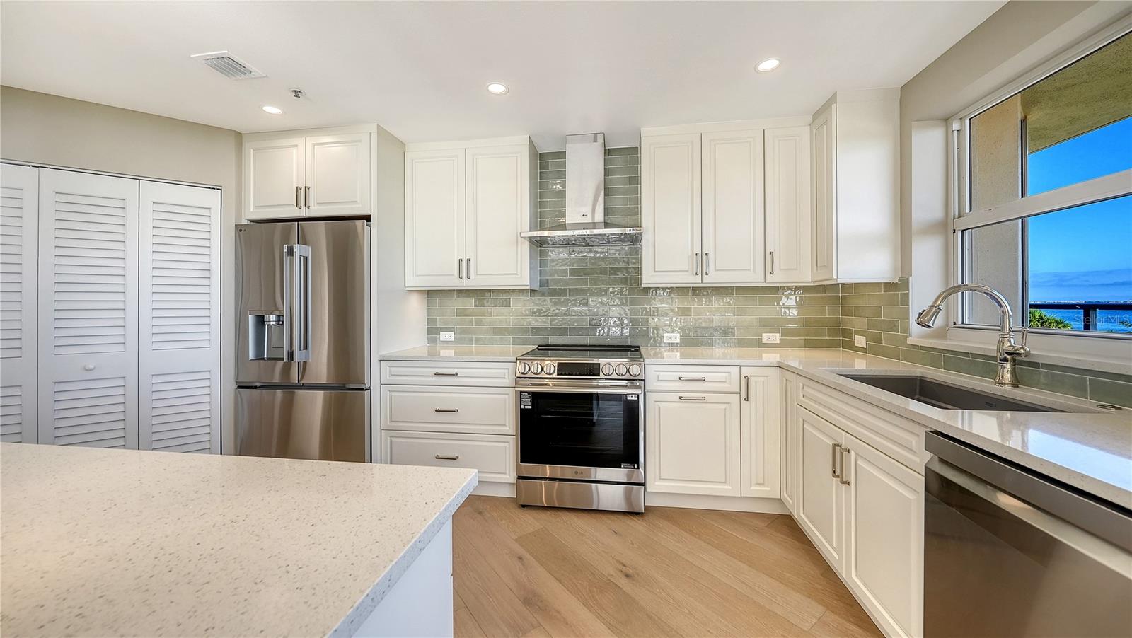 GRAND BAY 5 - Residential