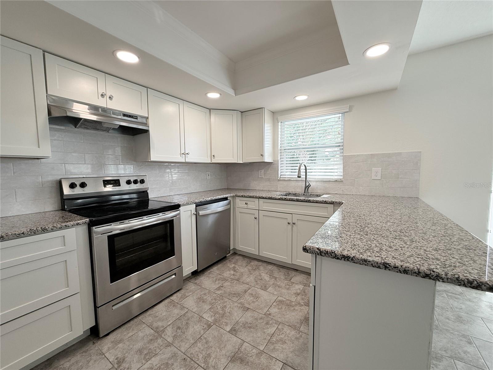 HIGHLAND MANOR 1ST ADD - Residential