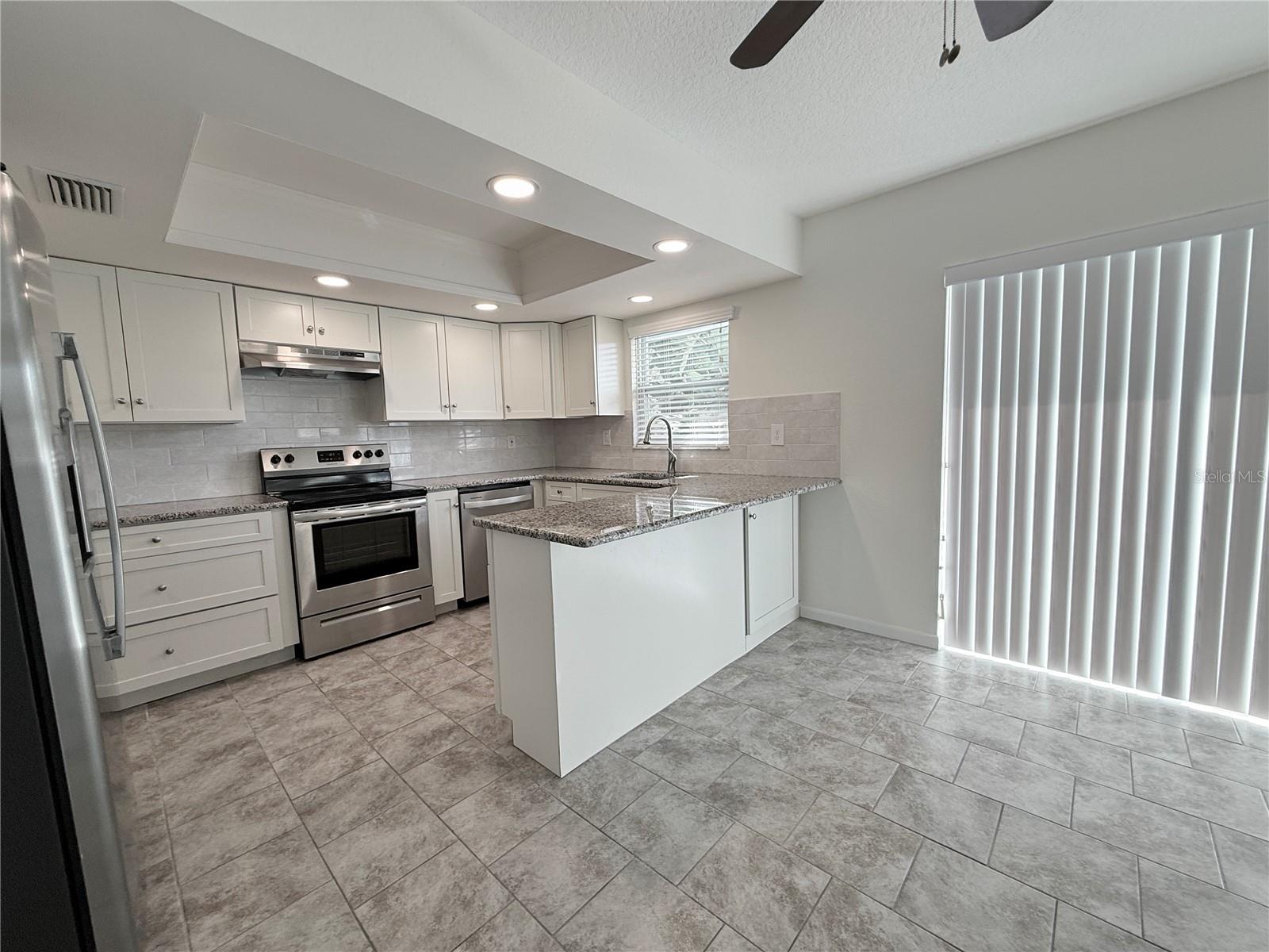 HIGHLAND MANOR 1ST ADD - Residential