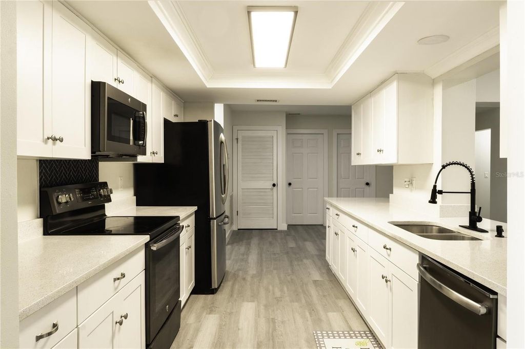 Photo of 9209 Kingsridge Drive, Temple Terrace, FL 33637 (MLS # TB8495153)