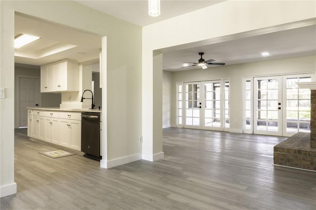 Photo of 9209 Kingsridge Drive, Temple Terrace, FL 33637 (MLS # TB8495153)