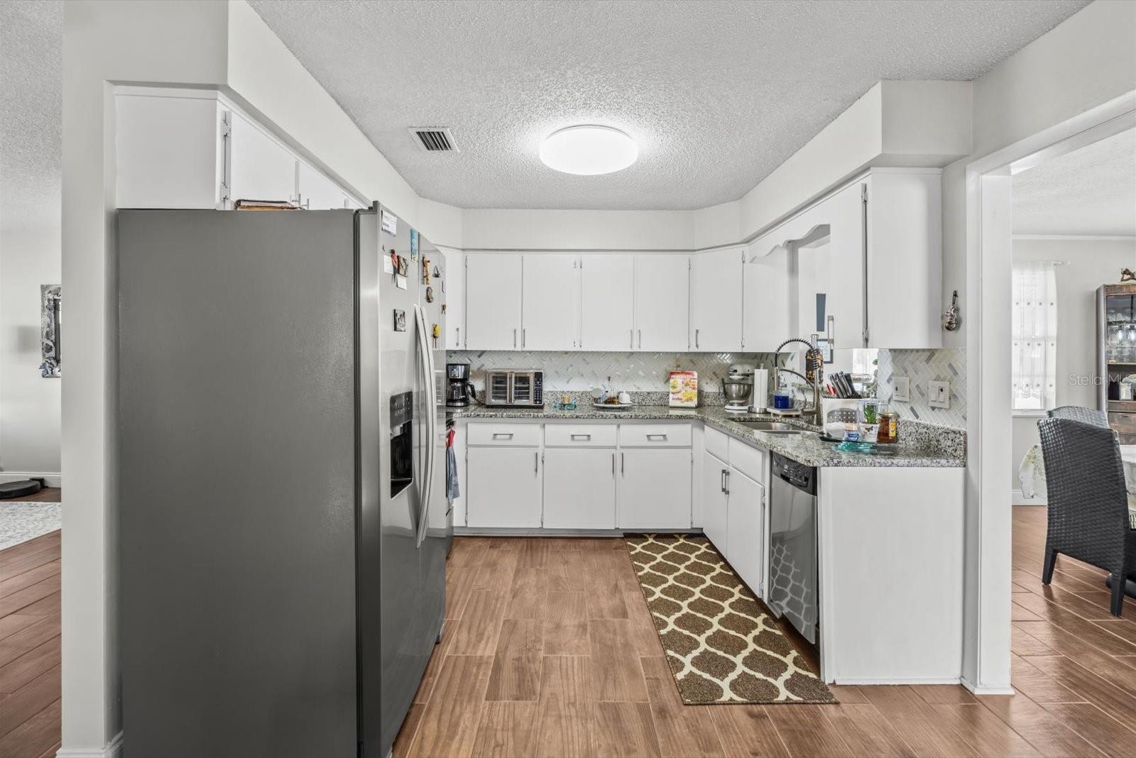 1106 LANDSDOWNE DRIVE