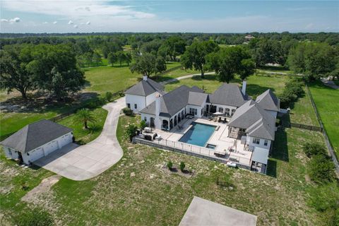 A home in EUSTIS