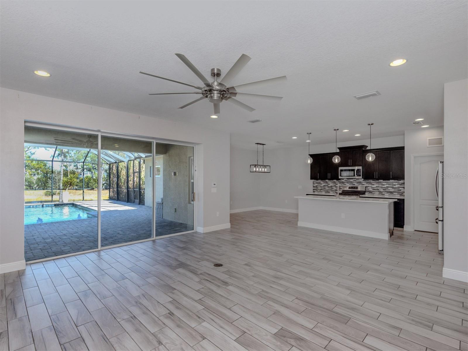 WINDWOOD - Residential