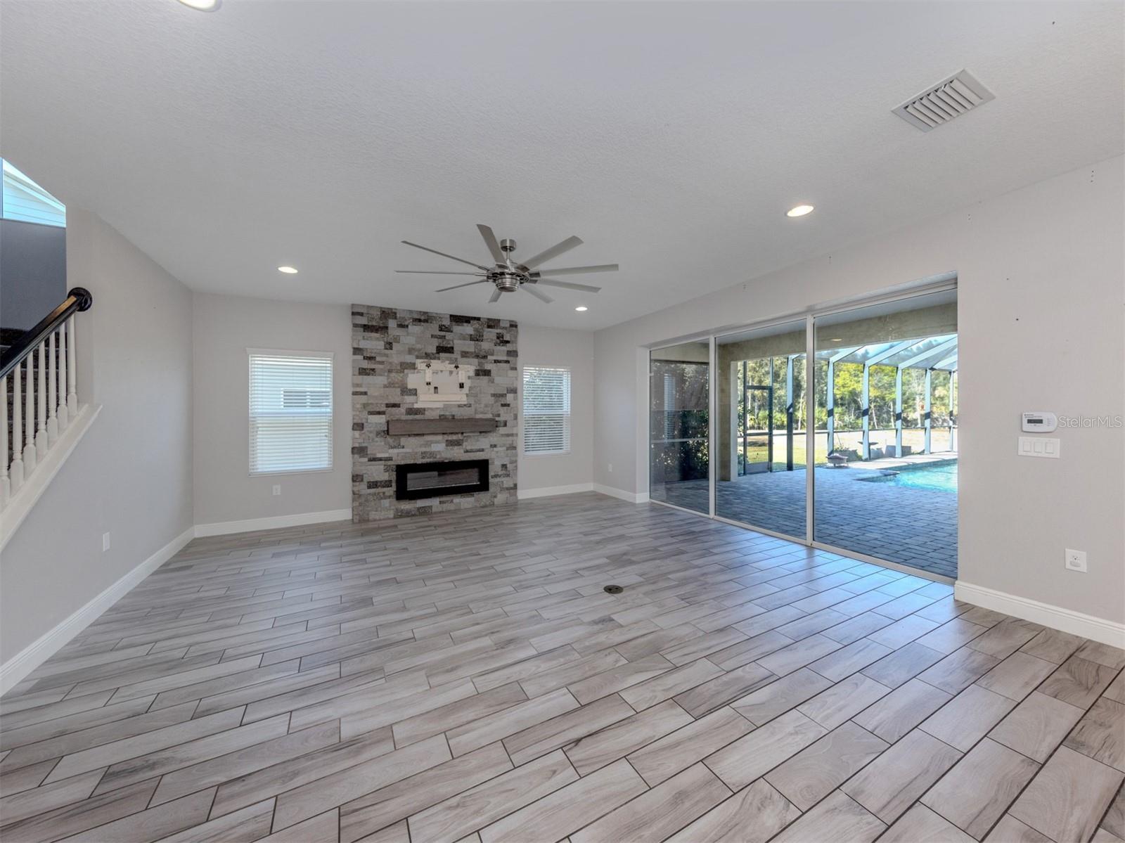 WINDWOOD - Residential