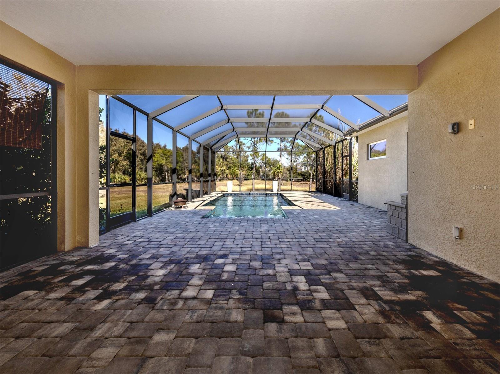 WINDWOOD - Residential