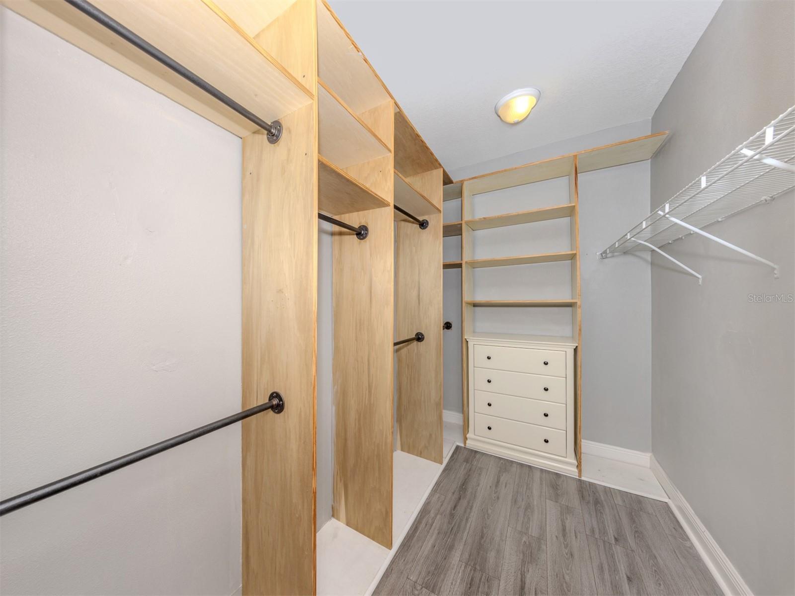 WINDWOOD - Residential