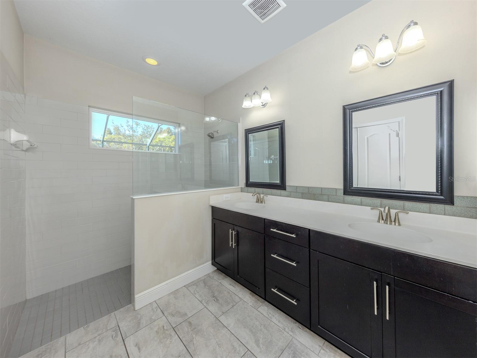 WINDWOOD - Residential