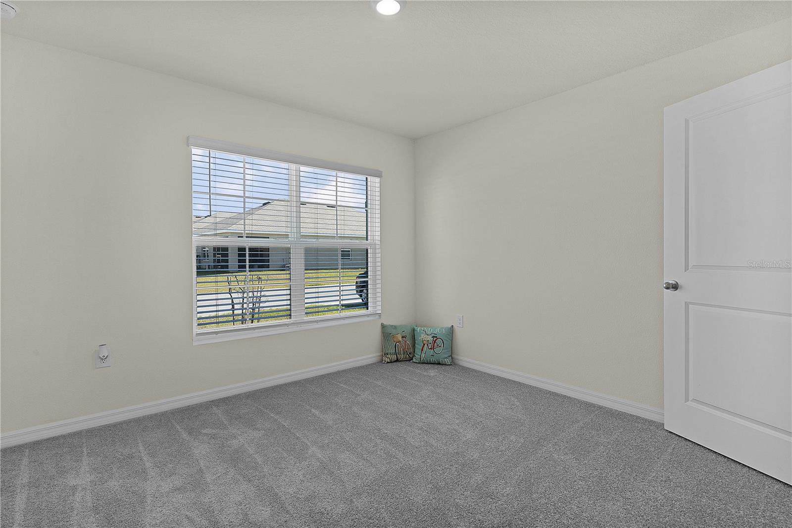 TRIUMPH SOUTH PH 1 - Residential