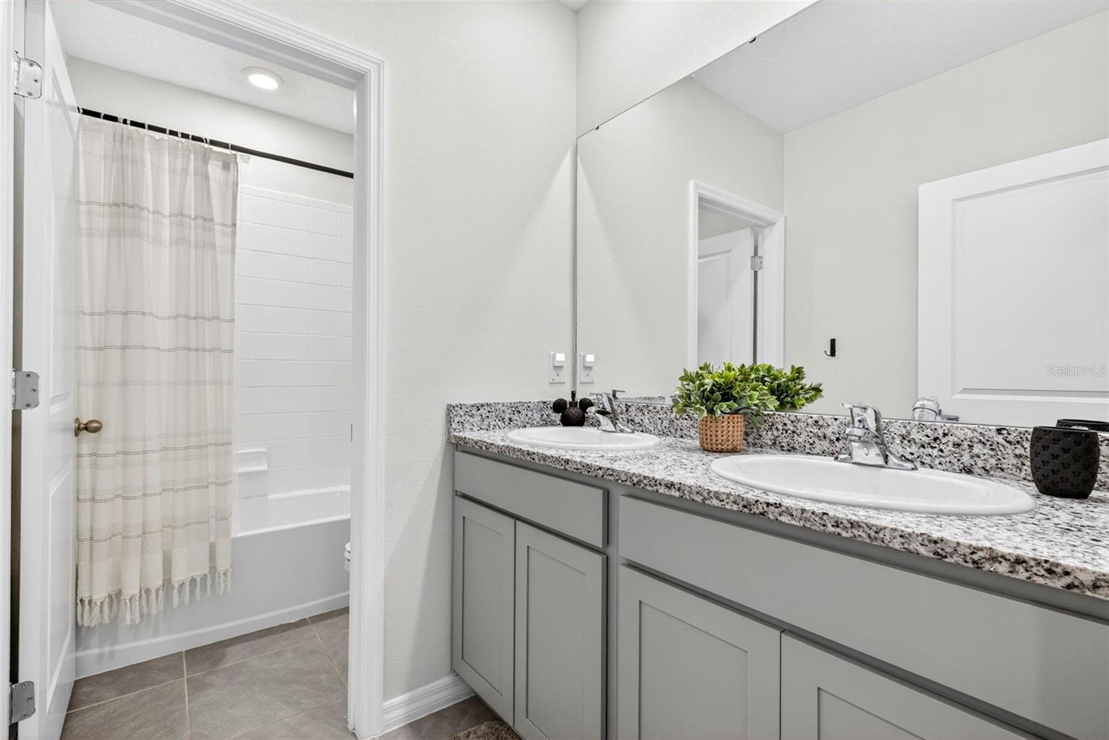 HERITAGE HILLS - Residential