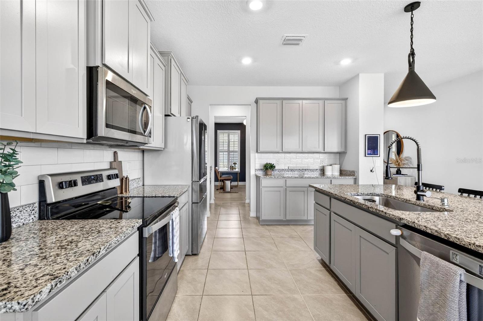HERITAGE HILLS - Residential