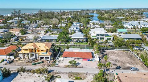 A home in LONGBOAT KEY