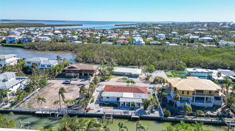 A home in LONGBOAT KEY