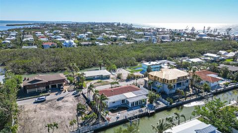 A home in LONGBOAT KEY