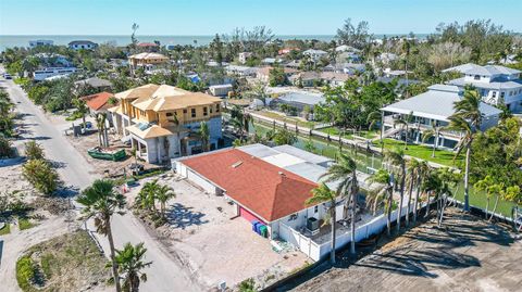 A home in LONGBOAT KEY