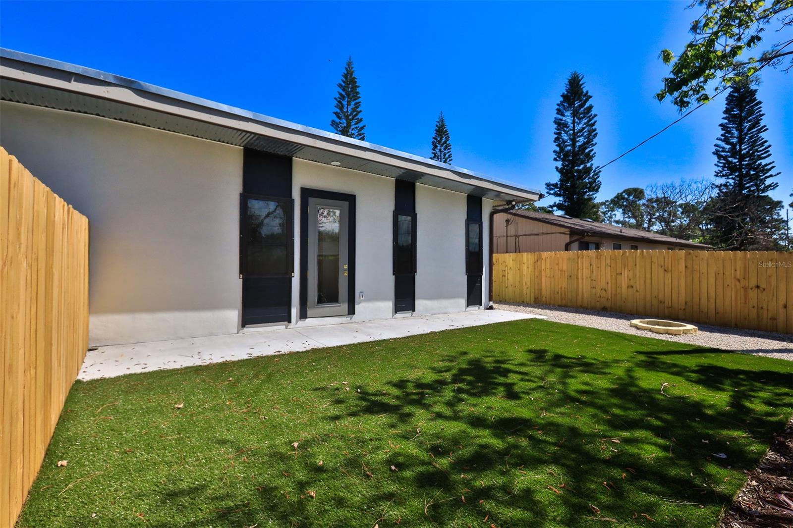 Florida Shores 01 - Residential