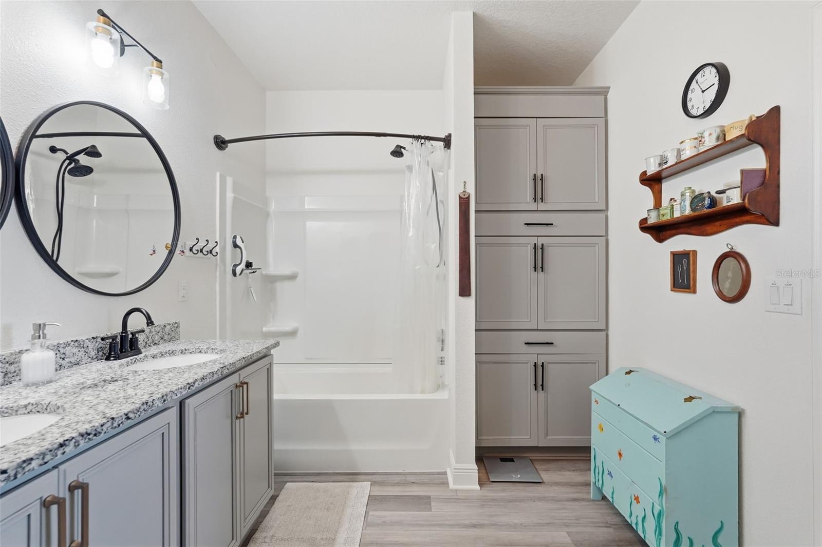 THE GARDENS AT LAKE JACKSON RIDGE PHASE - Residential