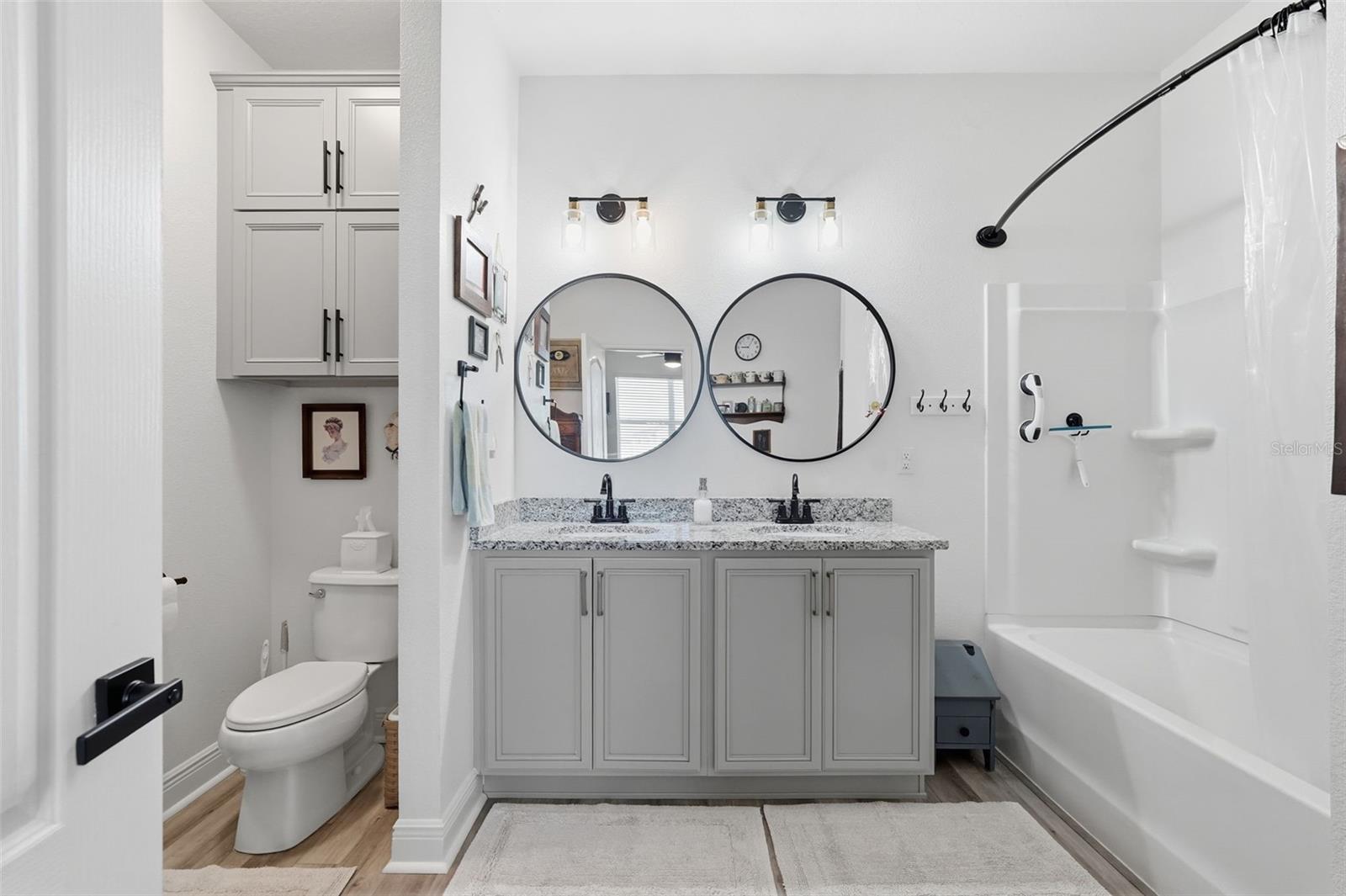 THE GARDENS AT LAKE JACKSON RIDGE PHASE - Residential