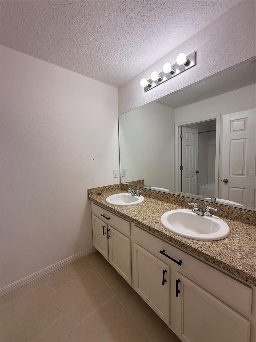 HERITAGE RUN - Residential Lease