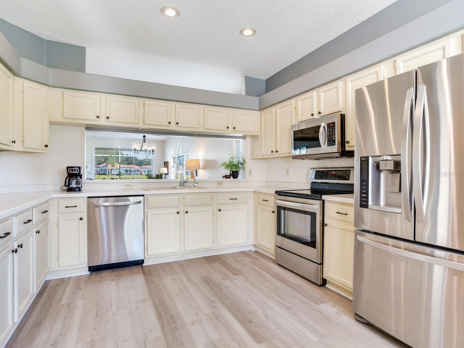 CRESCENT OAKS COUNTRY CLUB COVENTRY PH 6 - Residential