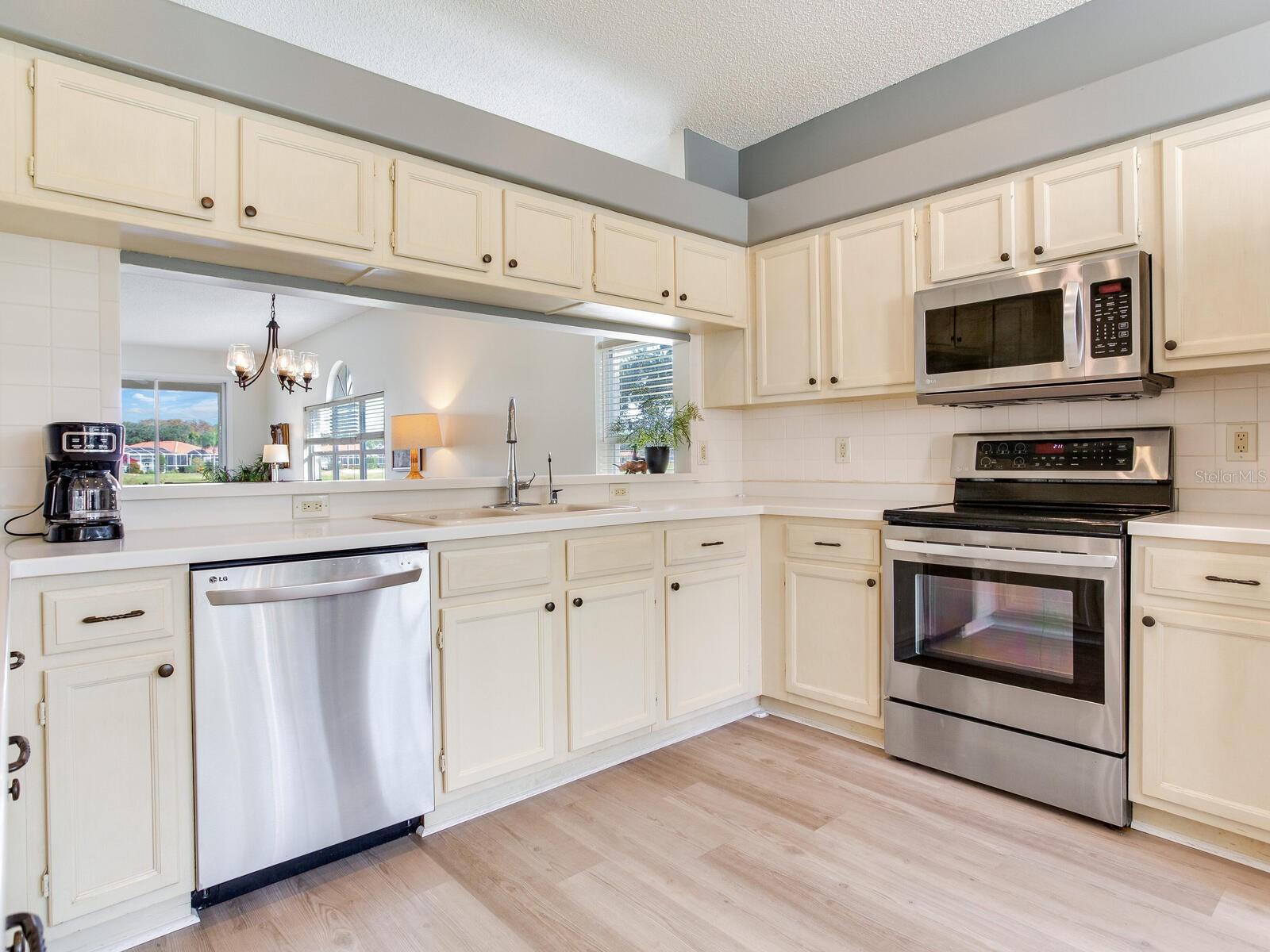 CRESCENT OAKS COUNTRY CLUB COVENTRY PH 6 - Residential