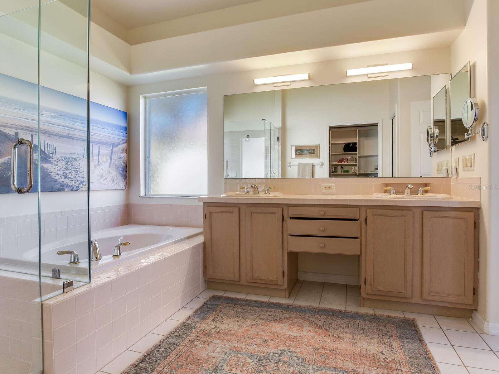 CRESCENT OAKS COUNTRY CLUB COVENTRY PH 6 - Residential